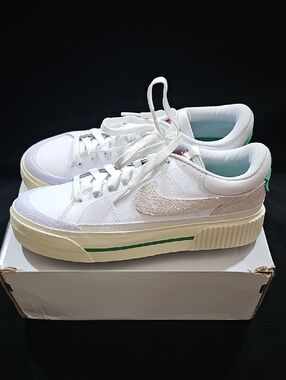 *Brand New* Nike Legacy Lift In Winter White